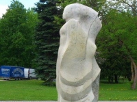 Muruneitsi ja teised skulptuurid peale soodapritsiga puhastamist, foto SodaBlastBaltic